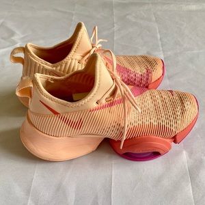NIKE Air Zoom SuperRep size 8 color coral